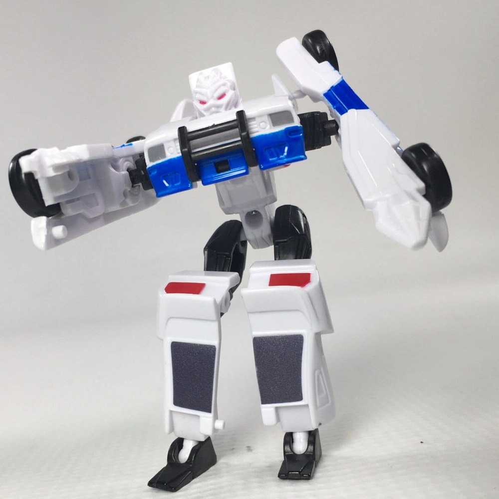 Transformers Legion Class Dark of the Moon Autobot Barricade Cyberverse